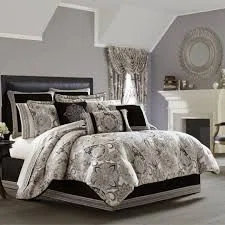Latest Bedding Guiliana Silver/Black 4-Piece Comforter Set By J Queen